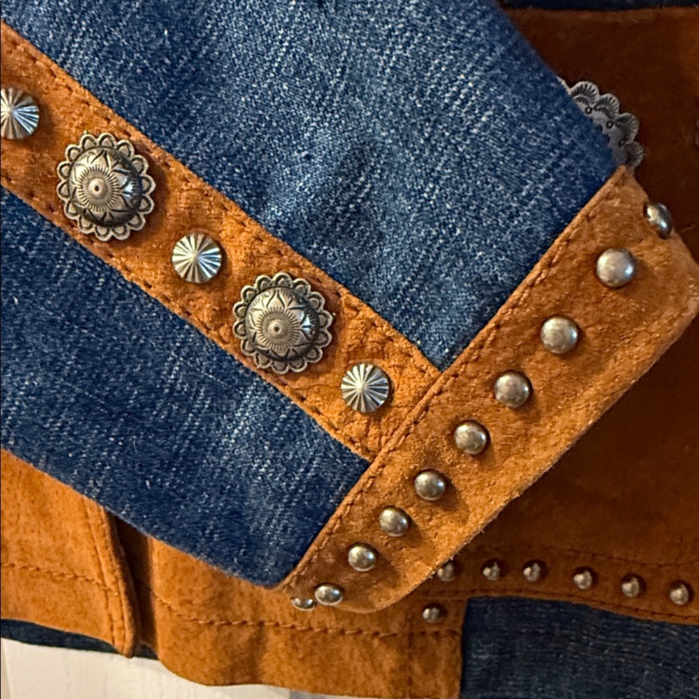 Stunning Cripple Creek Brown Leather Jacket w/ heavy Blue Jean Fabric & Conchos - Picture 8 of 16